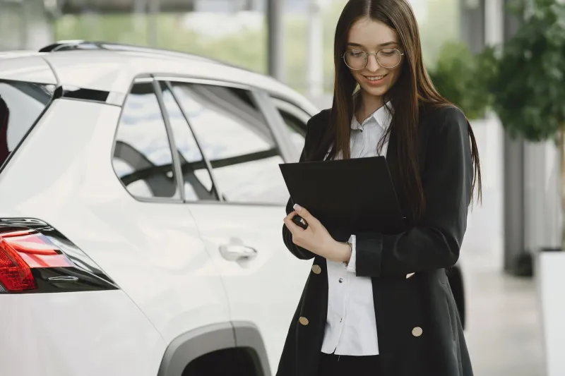 Nevidljivi Troškovi Kupovine Automobila u SAD: Kompletan Pregled za Balkanske Doseljenike